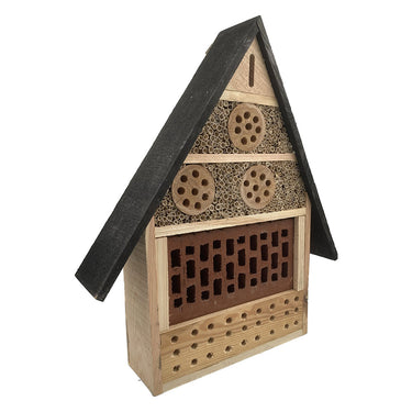 Insektenhotel mit Ziegelstein