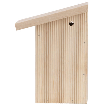 Nestkast voor een winterkoning van dik hout